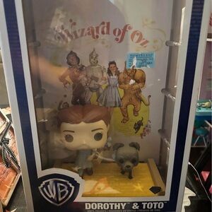 Wizard of Oz Dorothy & Toto Collectible Figure